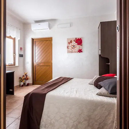 La Casetta Di Richetto לינה וארוחת בוקר אנגני